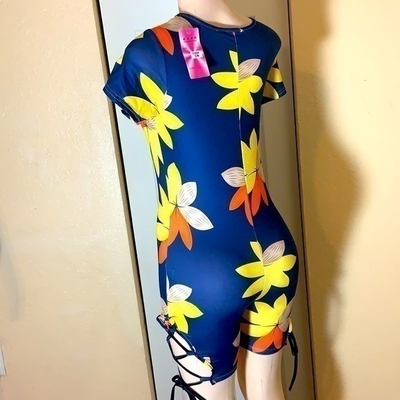 Shop onesie Romper - Picture 2 of 6